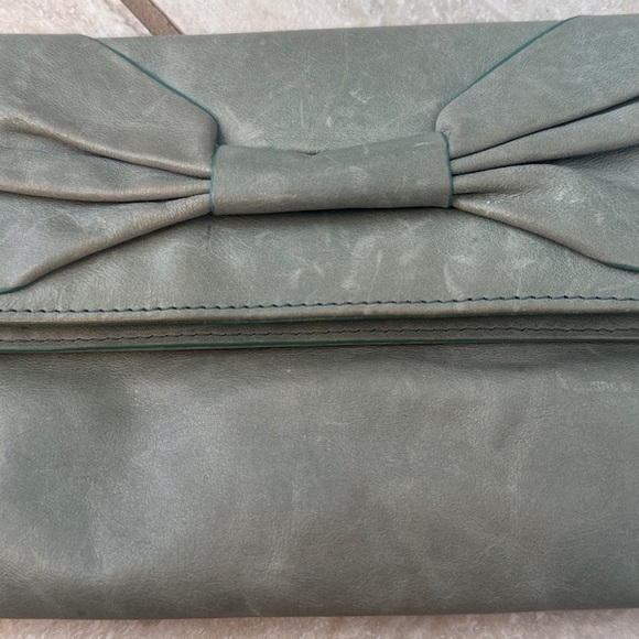 Hobo bow leather fold over clutch - Picture 3 of 15